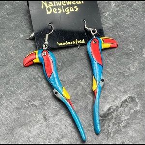 #1044 NWT Women’s Vintage artisan wood paint novelty earrings parrot tropical
